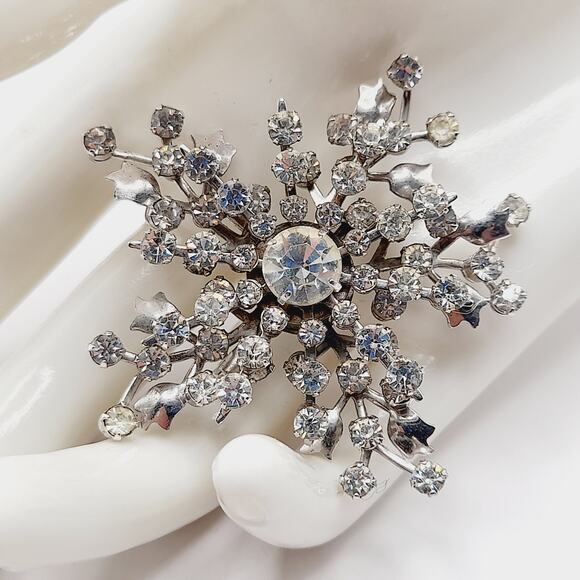 Vintage Snowflake Rhinestone Brooch Pendant, Riveted 1950s, 2 1/4 Inch - Picture 1 of 10